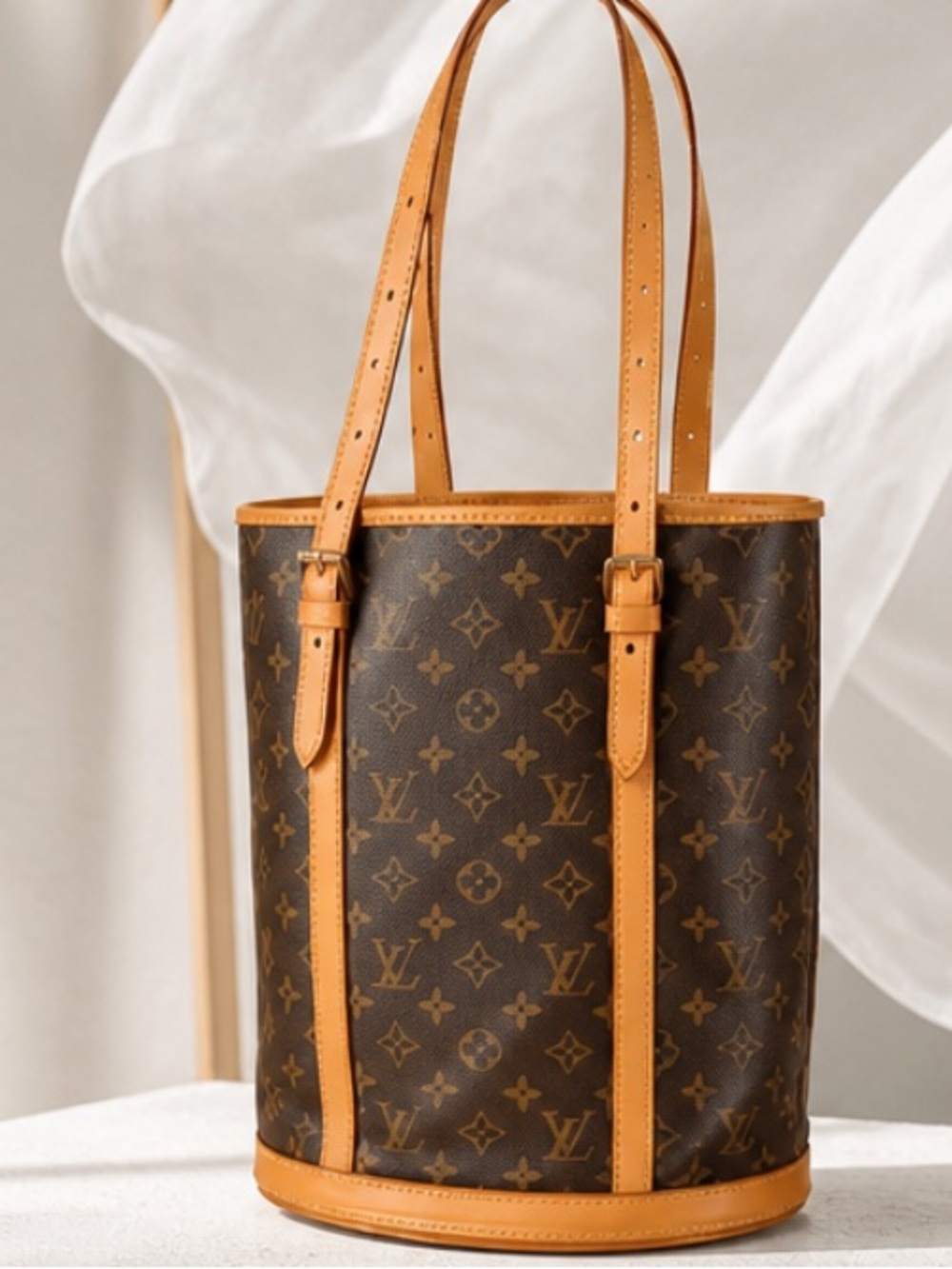 Authentic Large Bucket Shoulder Bag Louis Vuitton.